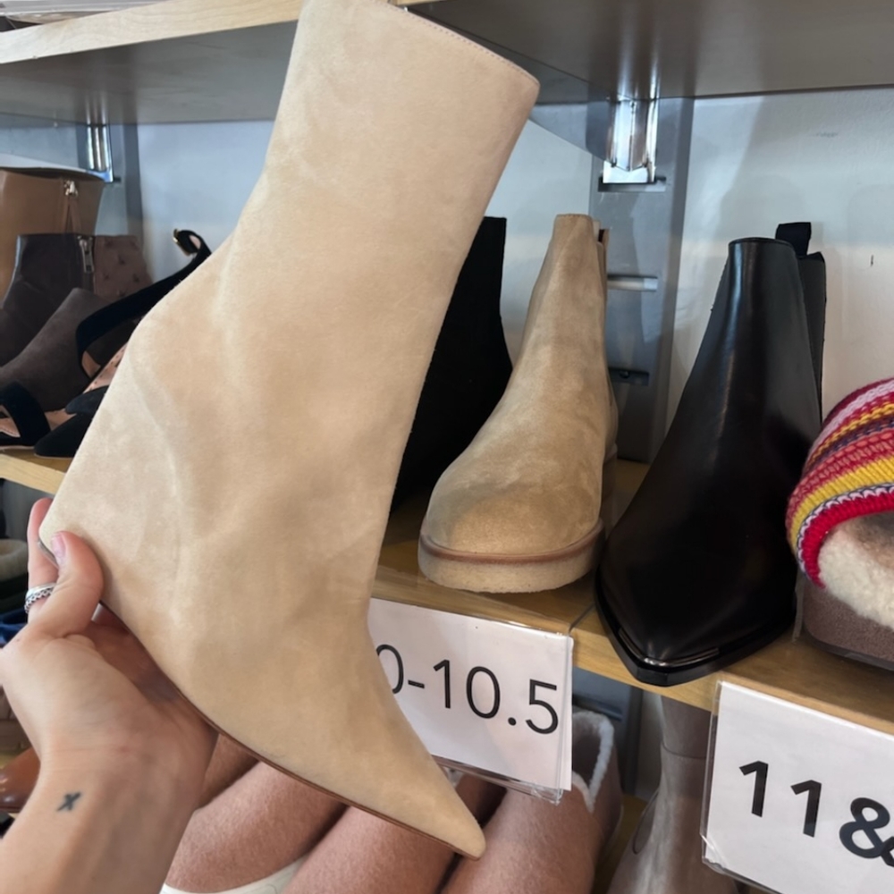 Nib $1465 Amina Muaddi Suede Wedge Pointy boots